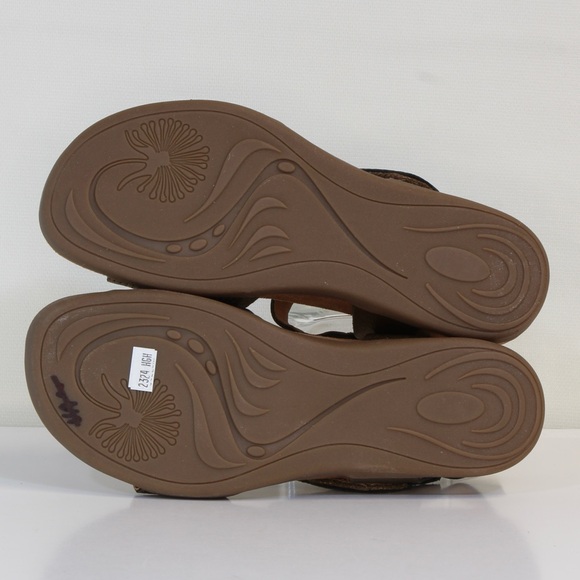 OTBT Women's Metallic Gold Theodora Sandals NIB - Picture 9 of 10